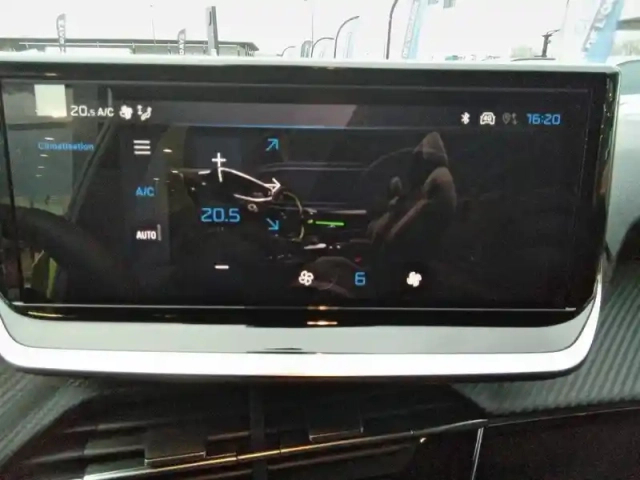 Peugeot 208 electrique 50 kwh 136ch — photo 10