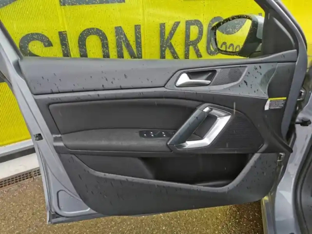 Peugeot 308 style 1.5 bluehdi 130 ch eat6 — photo 12