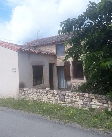 Petite maison en pierre
