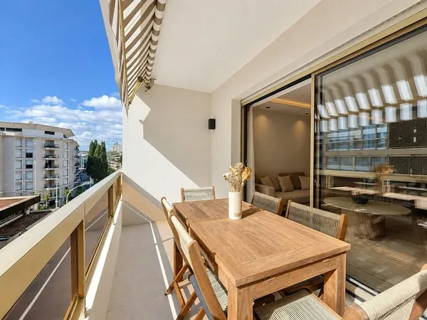 Cannes hyper centre - secteur Carlton - 4 pièces 97m² avec parking et cave