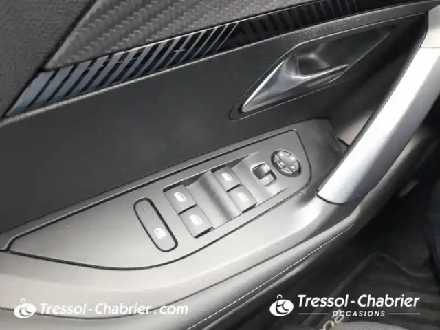 Peugeot 2008 puretech 130 s&amp;s bvm6 allure — photo 20