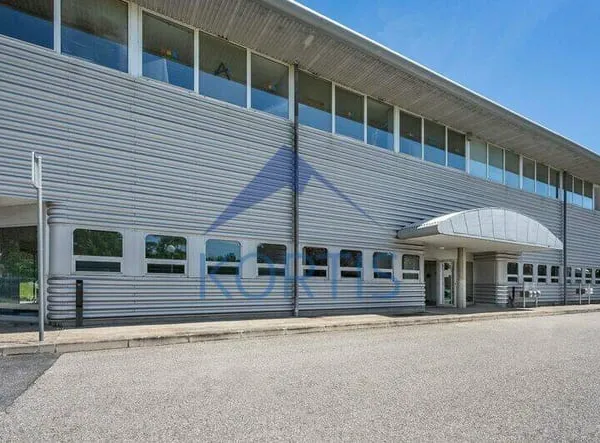 Local d'activité 387 m²