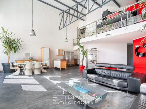 Maison type loft avec jardin