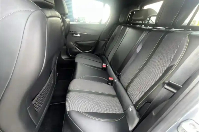 Peugeot 208 hybrid 100 e-dcs6 — photo 15