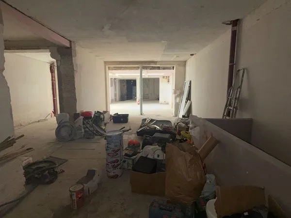 Local commercial 300 m² PARIS