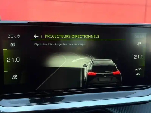 Peugeot 2008 1.2 essence 130ch s&amp;s gt — photo 15