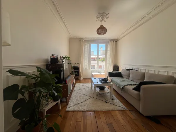 Vends appartement 44m² Asnières-sur-Seine face à la Mairie 5ème étage avec ascenseur