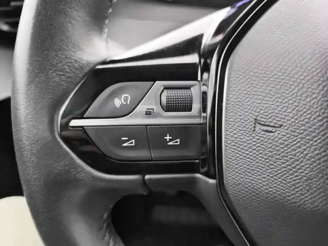 Peugeot 208 puretech 100 s&amp;s bvm6 allure — photo 19