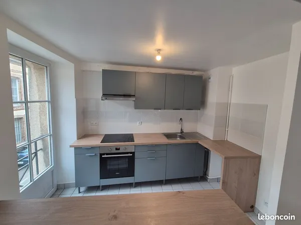 Appartement T3/T4 68m² refait entièrement 2chambres + bureau - Dreux Centre