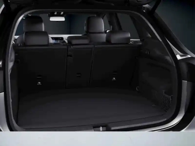 Mercedes Eqa 250+ amg line — photo 9