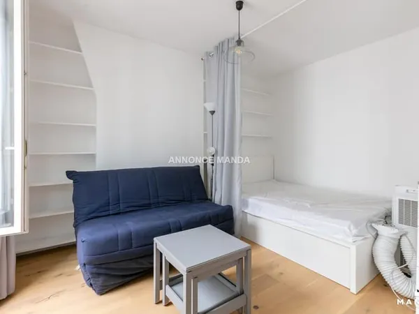 STUDIO MEUBLÉ & LUMINEUX — PARIS 15e (Impasse de Presles)