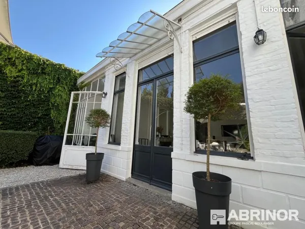 Maison 10 pièces 400 m²