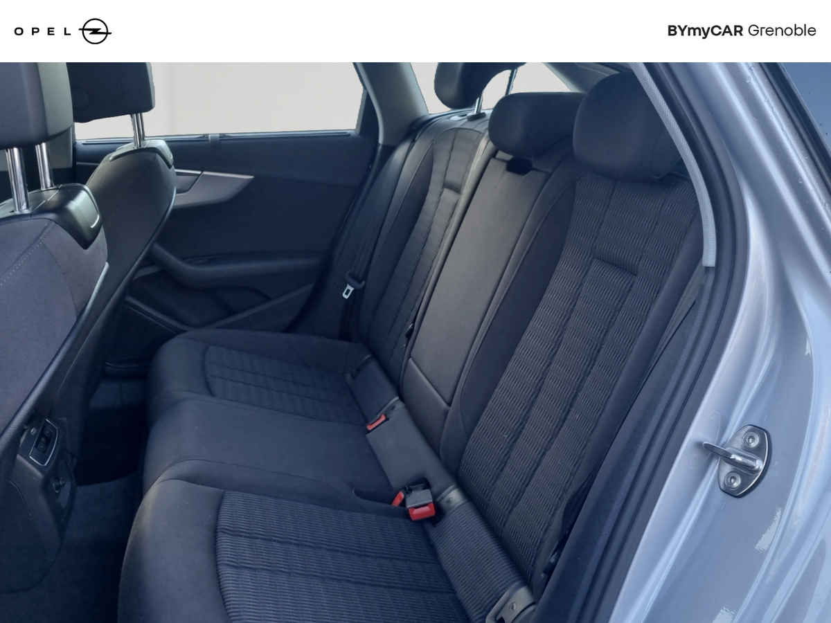 Audi A4 Avant 35 TFSI 150 — photo 12