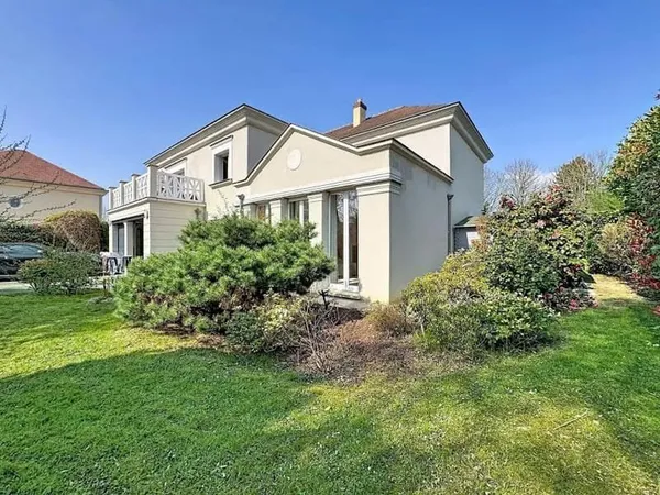 Villa 8 pièces 212 m²