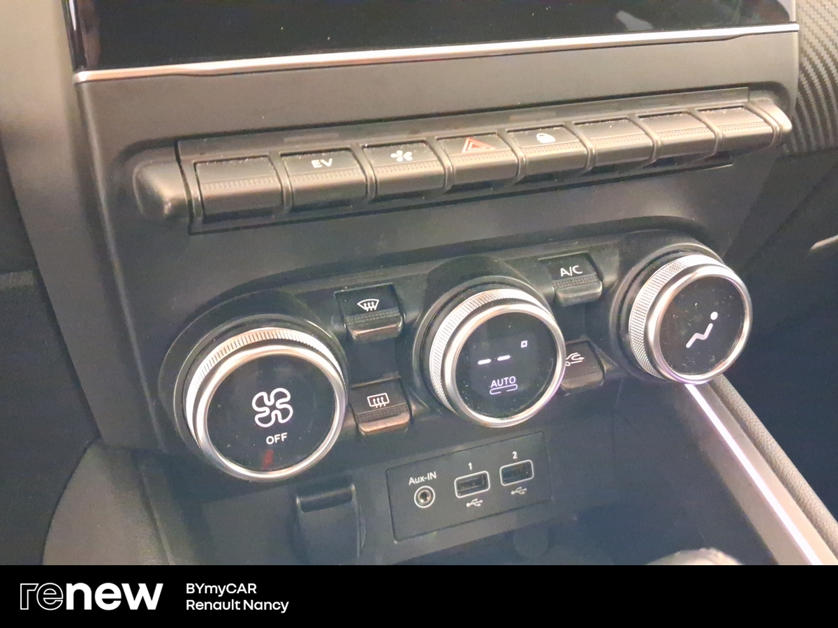 Renault Clio E-Tech 140 - 21N — photo 22
