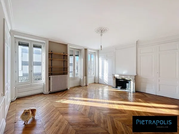 T4 de 112 m2 à rénover Carnot Ainay