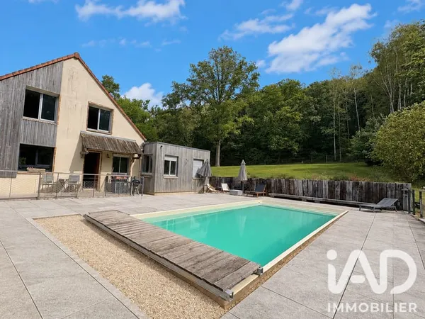 Maison 8 pièces 218 m²