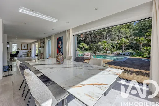 Maison 7 pièces 288 m²