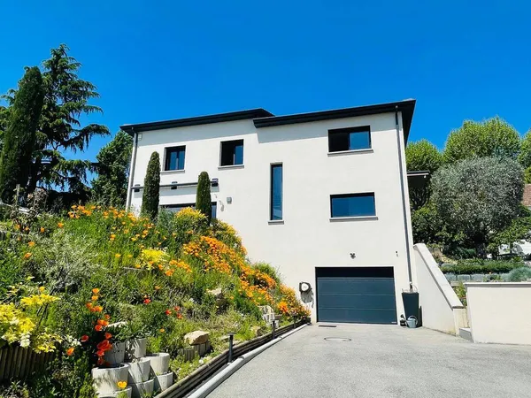 Maison 1 pièce 145 m²
