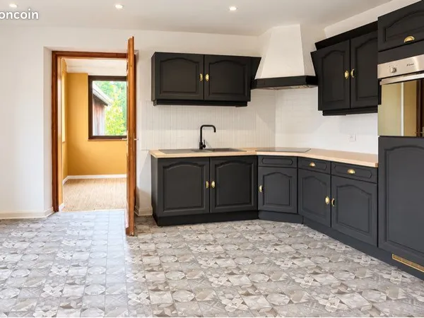 Maison familiale rénovée avec jardin