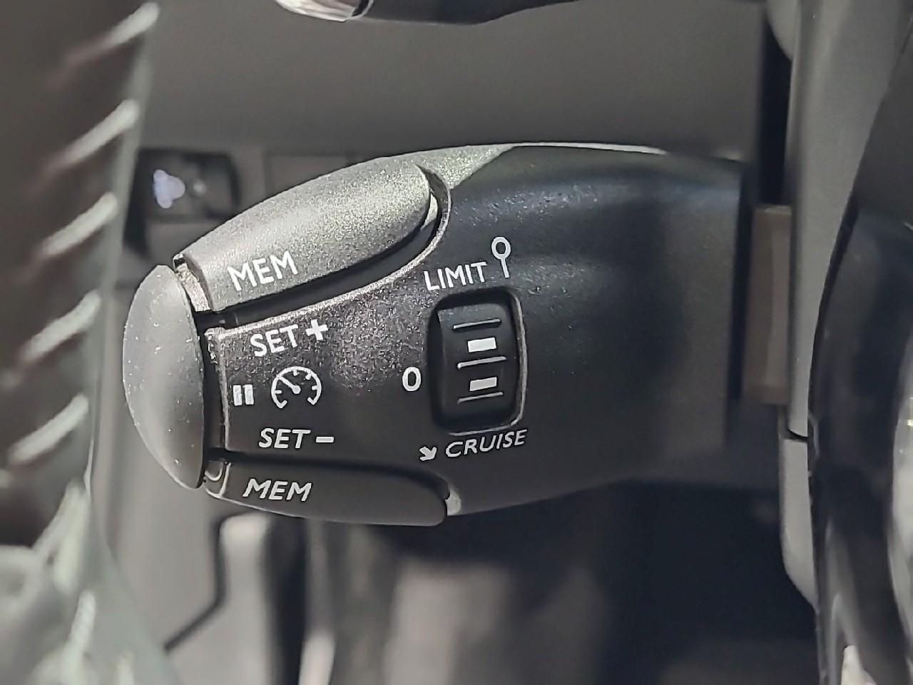 Peugeot 208 hybrid 100 e-dcs6 allure — photo 26