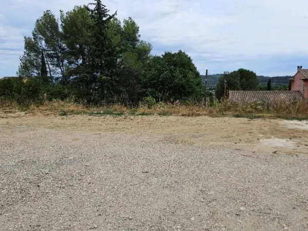 Terrain 450 m²