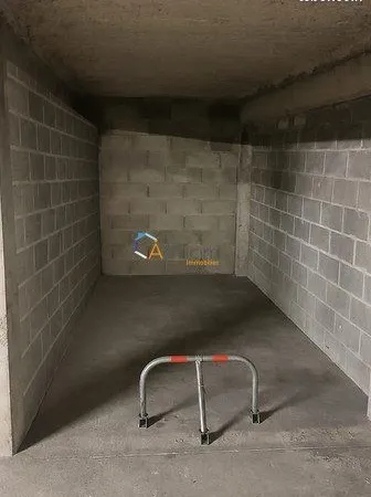 Parking/box 14 m² Orléans