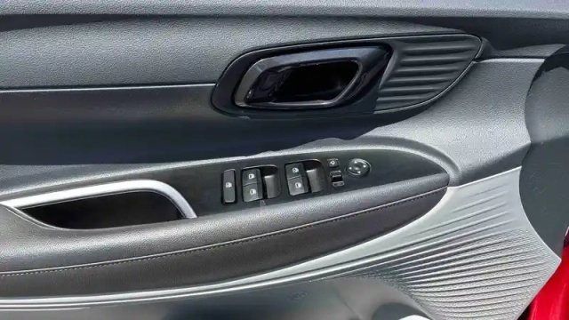 Hyundai Bayon 1.0 t-gdi 100 hybrid 48v — photo 20