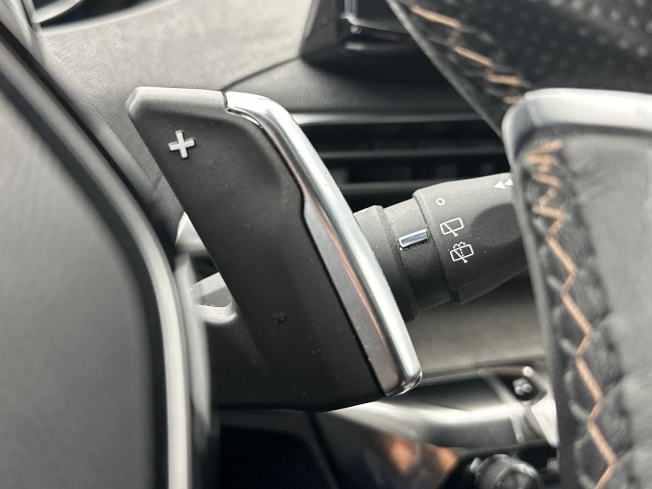 Peugeot 3008 puretech 130ch s&s eat8 gt pack — photo 18