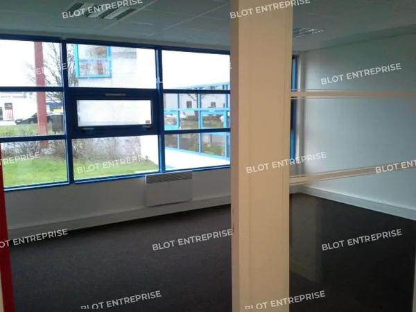 A LOUER - BUREAUX 709 m² - RENNES