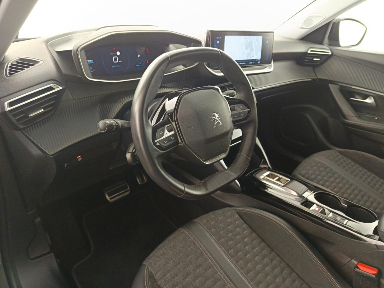 Peugeot 2008 puretech 130 s&s eat8 roadtrip — photo 12