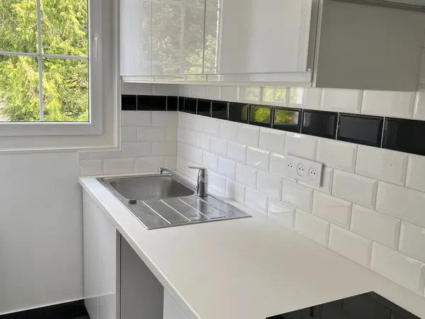 Beau 2 pièces totalement rénové situé à Vaucresson