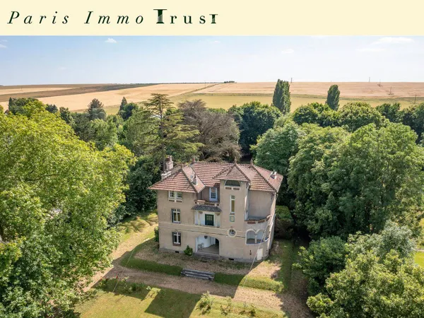 Maison 11 pièces 300 m²