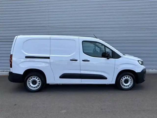 Peugeot Partner 1.5l 100ch xl 950kg pack premi — photo 9