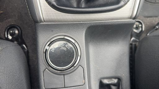 Mitsubishi L200 Club cab 2.2 DI-D 150 4WD - Intense – 2022 – 79119 km – Diesel – Boîte Manuelle — photo 9