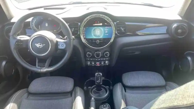 Mini Mini hatch 5 portes cooper 136 ch dkg7 — photo 5
