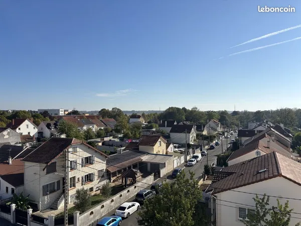 MITRY-MORY (77290) - T3 de 56 m² au dernier étage - 145 000