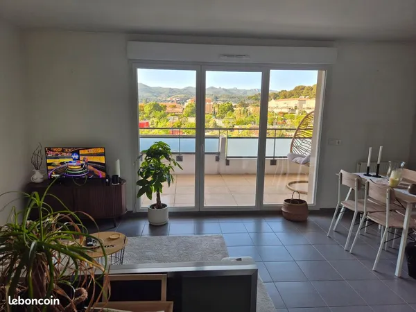 T2 villa athena