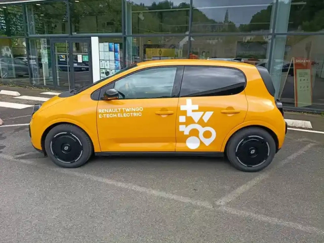 Renault Twingo e-tech electrique 80 ch autonomie urbaine — photo 8