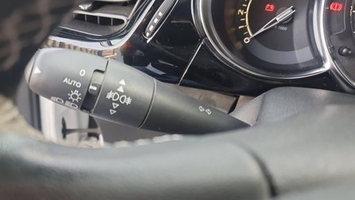 DS DS3 1.2 PureTech 110 - Connected Chic – 2018 – 122795 km – Essence – Boîte Manuelle — photo 12