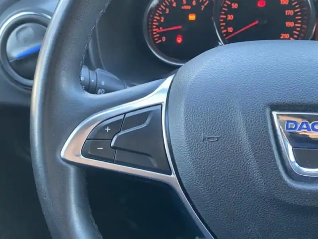 Dacia Sandero 15 ans tce 100 — photo 5