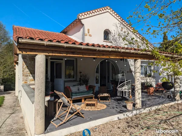 Maison d'architecte 206m2 hameau de vosves