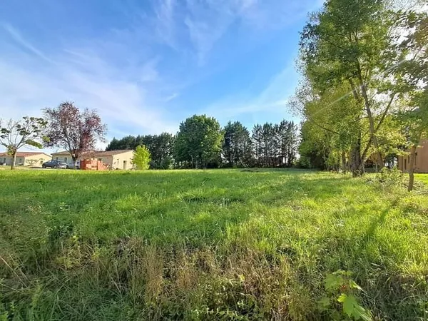 Terrain 2590 m²