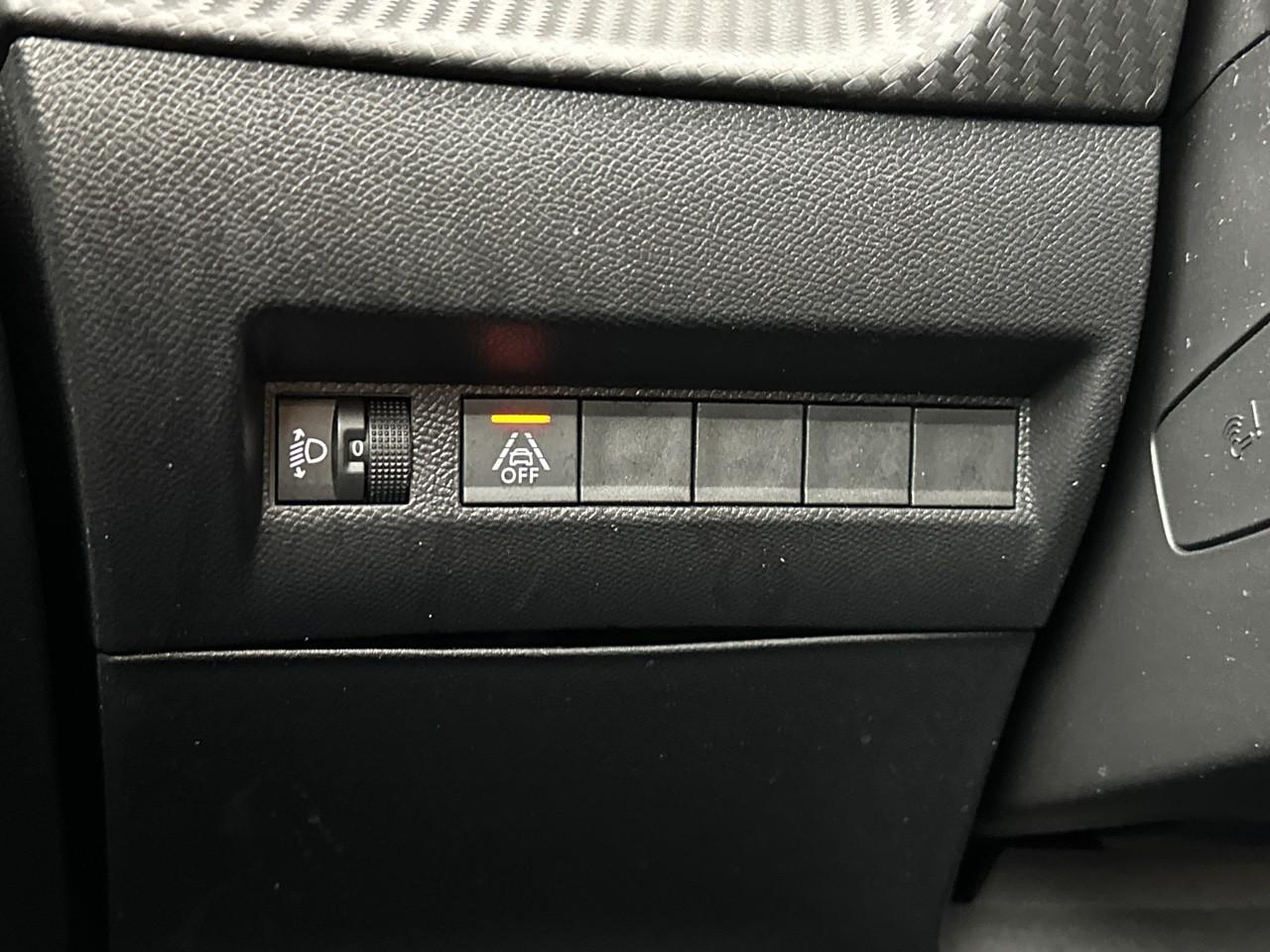 Peugeot 208 electrique 50 kwh 136ch like — photo 16