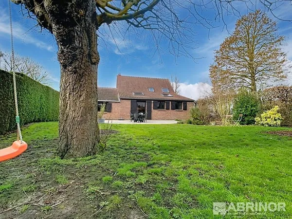 MAISON INDIVIDUELLE EN SEMI PLAIN-PIED, 4 CHAMBRES, JARDIN, GARAGE