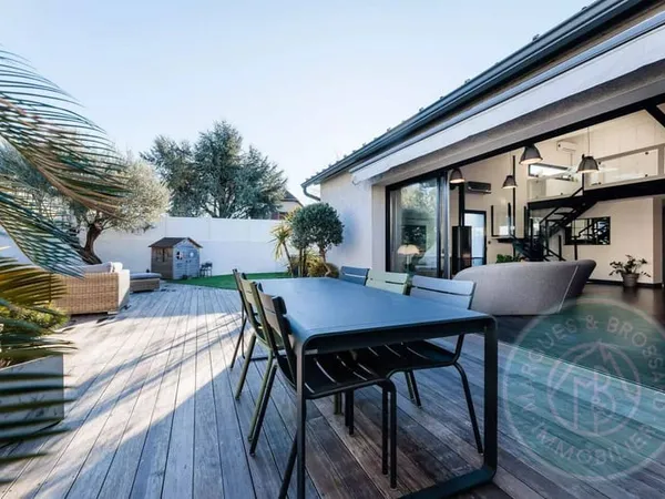 Maison 4 pièces 166 m²