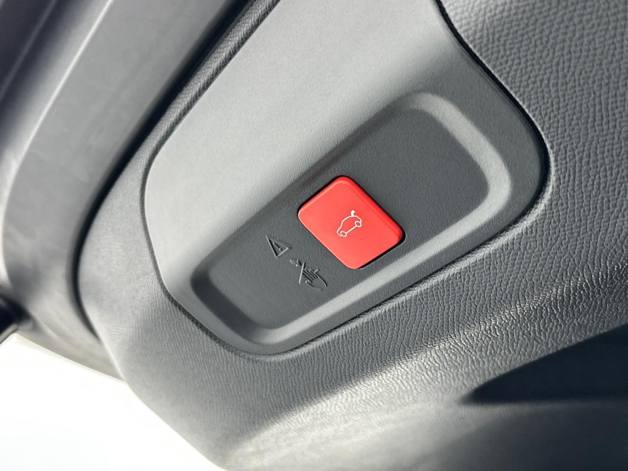 Peugeot 408 hybrid 145 e-dcs6 gt — photo 42