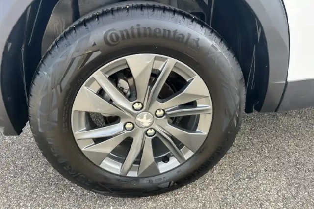 Peugeot 2008 puretech 130 s&amp;s eat8 — photo 11