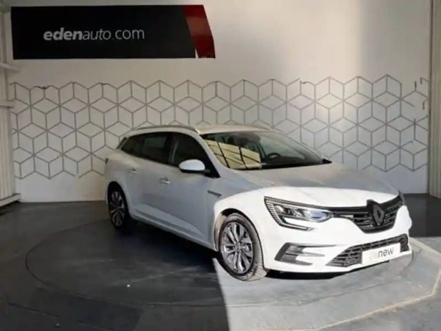 Renault Megane iv estate tce 140 — photo 18