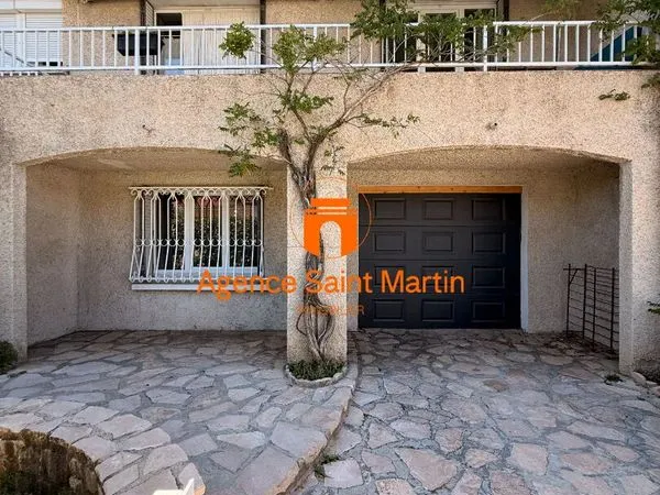 Maison Entièrement Rénovée avec Jardin